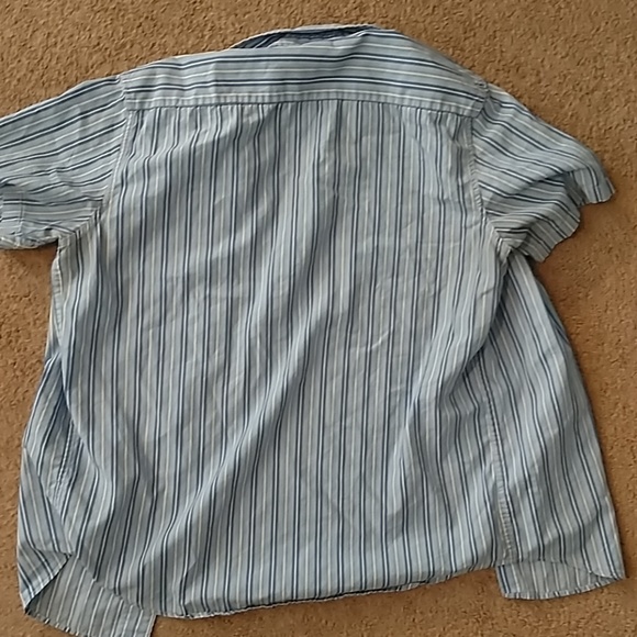 American Eagle short sleeve button up - Picture 4 of 5
